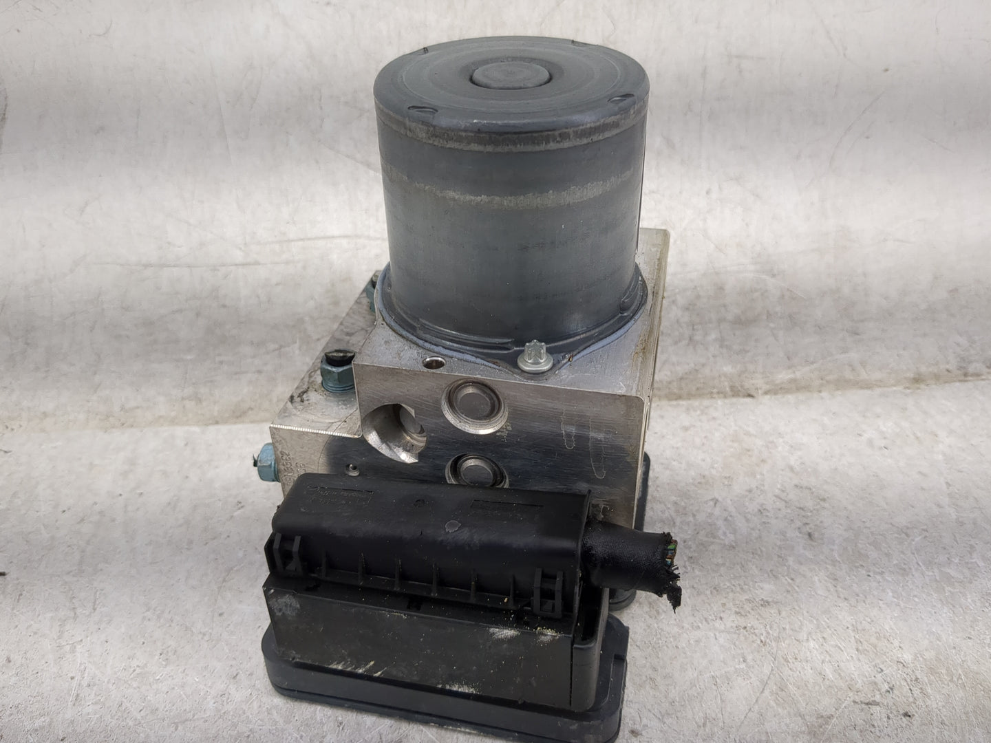 2012-2017 Bmw 535i ABS Pump Control Module Replacement P/N:6856841-01 Fits Fits 2012 2013 2014 2015 2016 2017 2018 OEM Used 