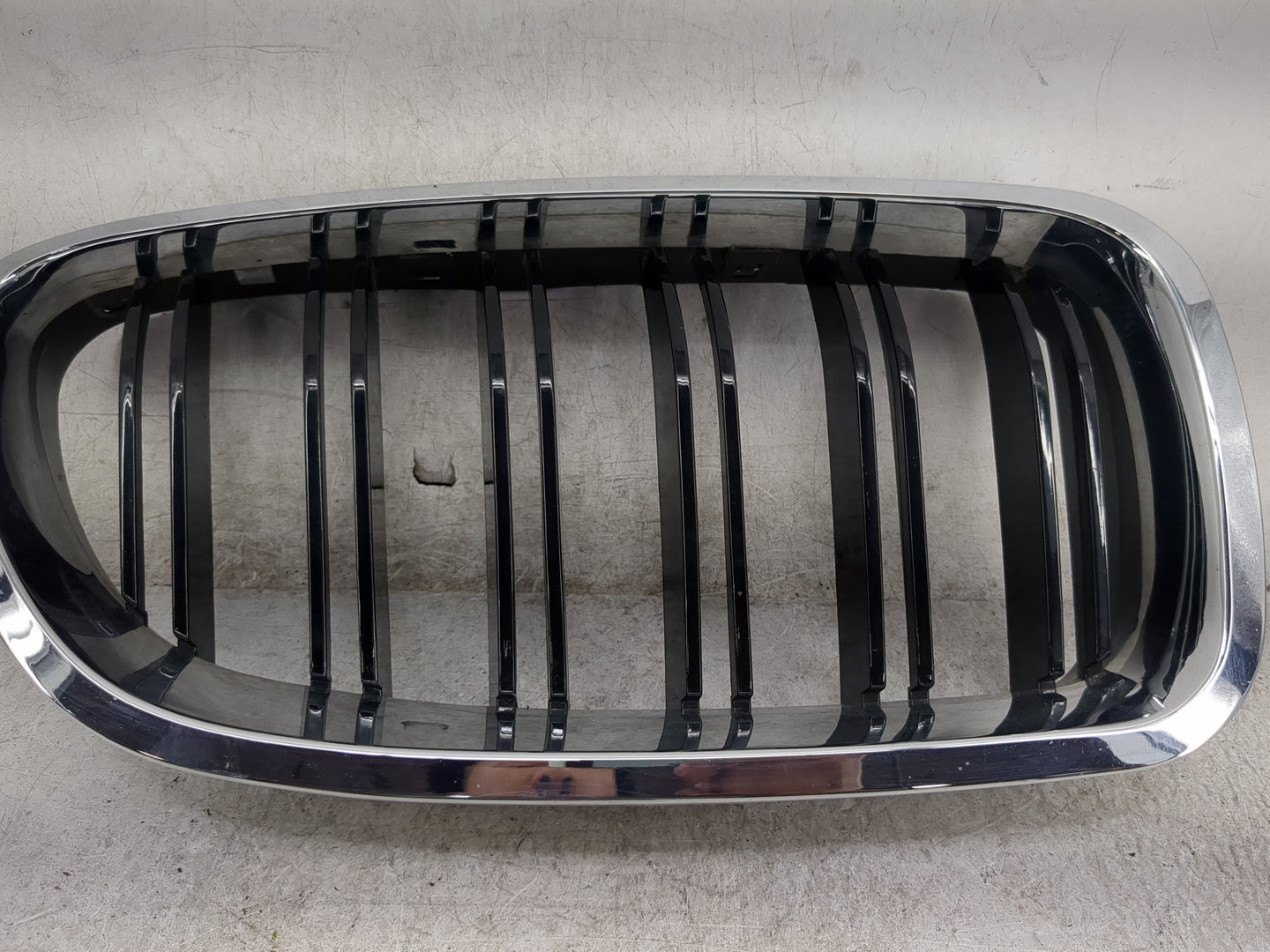 2014-2016 Bmw 535i Front Grille Bumper Not Included 1459948 - Oemusedautoparts1.com