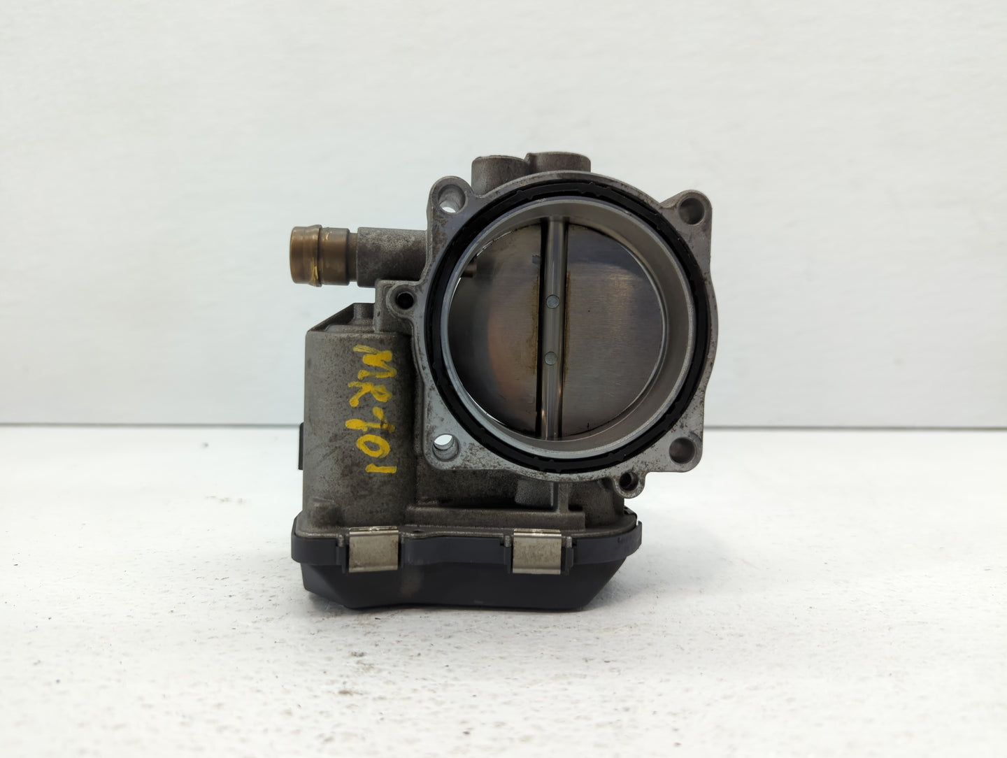 2010-2017 Bmw 535i Throttle Body P/N:1354 7597871-01 1354 7597871-03 Fits OEM Used Auto Parts - Oemusedautoparts1.com