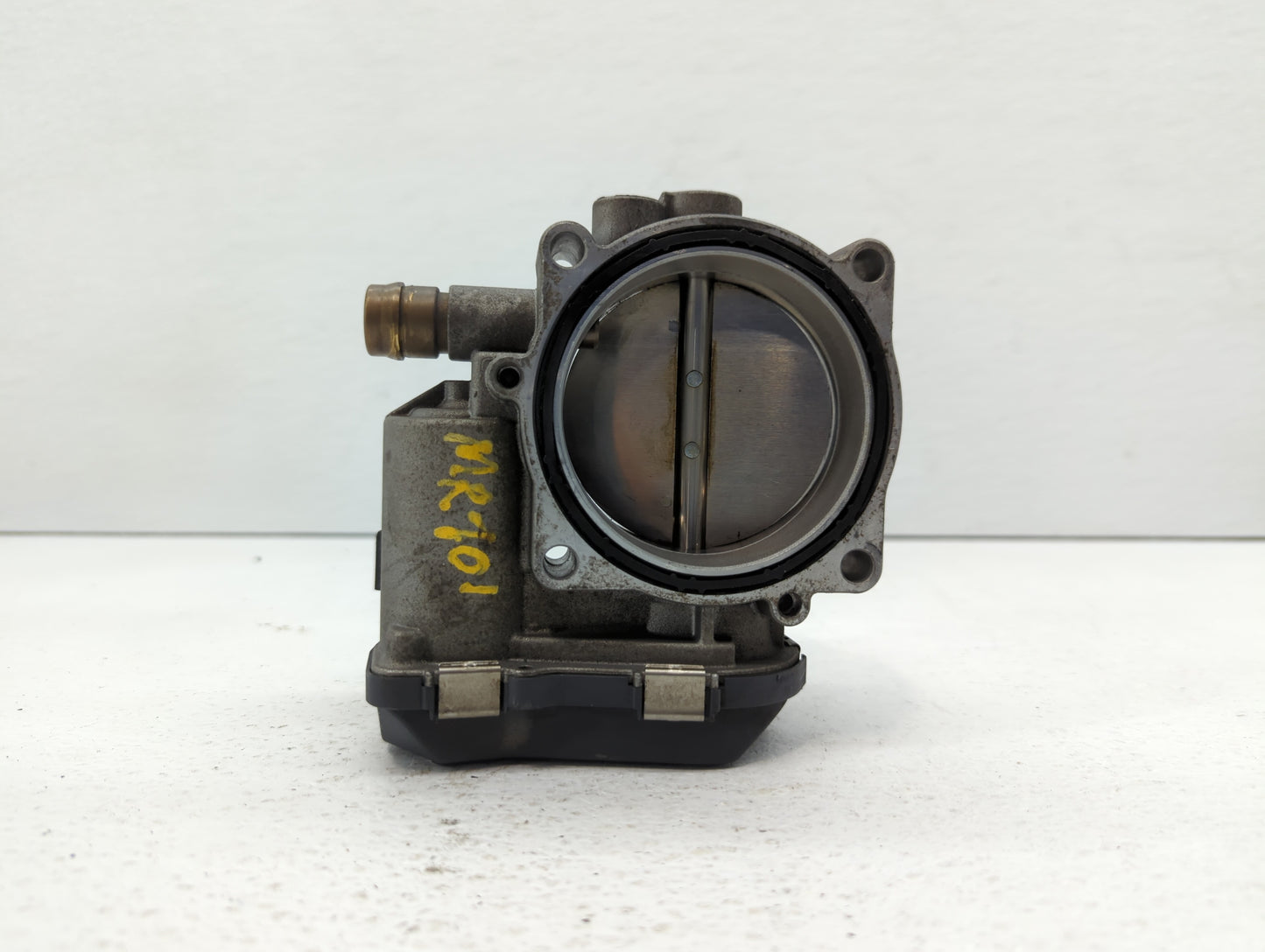 2010-2017 Bmw 535i Throttle Body P/N:1354 7597871-01 1354 7597871-03 Fits OEM Used Auto Parts - Oemusedautoparts1.com