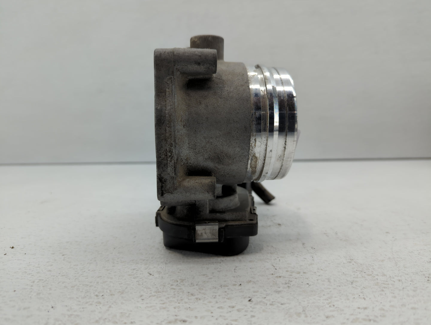2010-2017 Bmw 535i Throttle Body P/N:1354 7597871-03 1354 7597871-01 Fits OEM Used Auto Parts - Oemusedautoparts1.com
