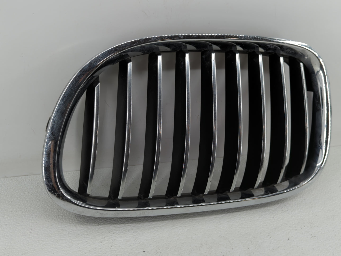 2013-2015 Bmw 740i Front Grille Bumper Not Included - Oemusedautoparts1.com