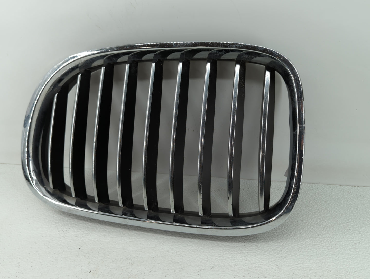 2013-2015 Bmw 740i Front Grille Bumper Not Included - Oemusedautoparts1.com