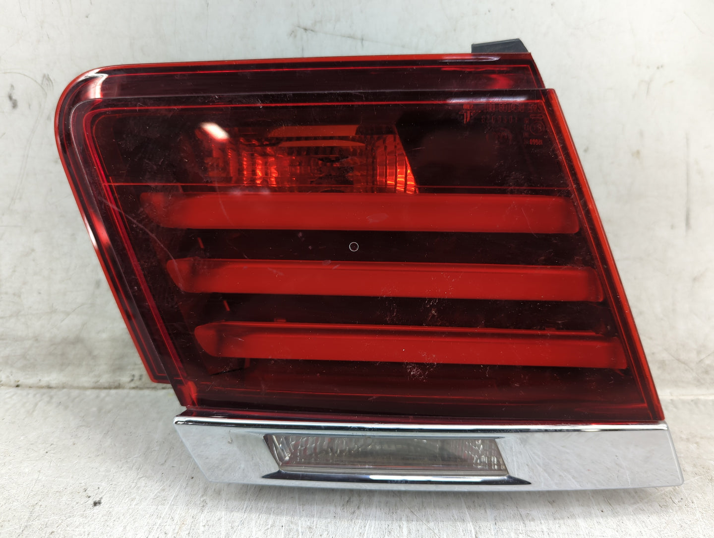 2015 Bmw 750i Tail Light Assembly Passenger Right OEM P/N:7300271 Fits OEM Used Auto Parts - Oemusedautoparts1.com