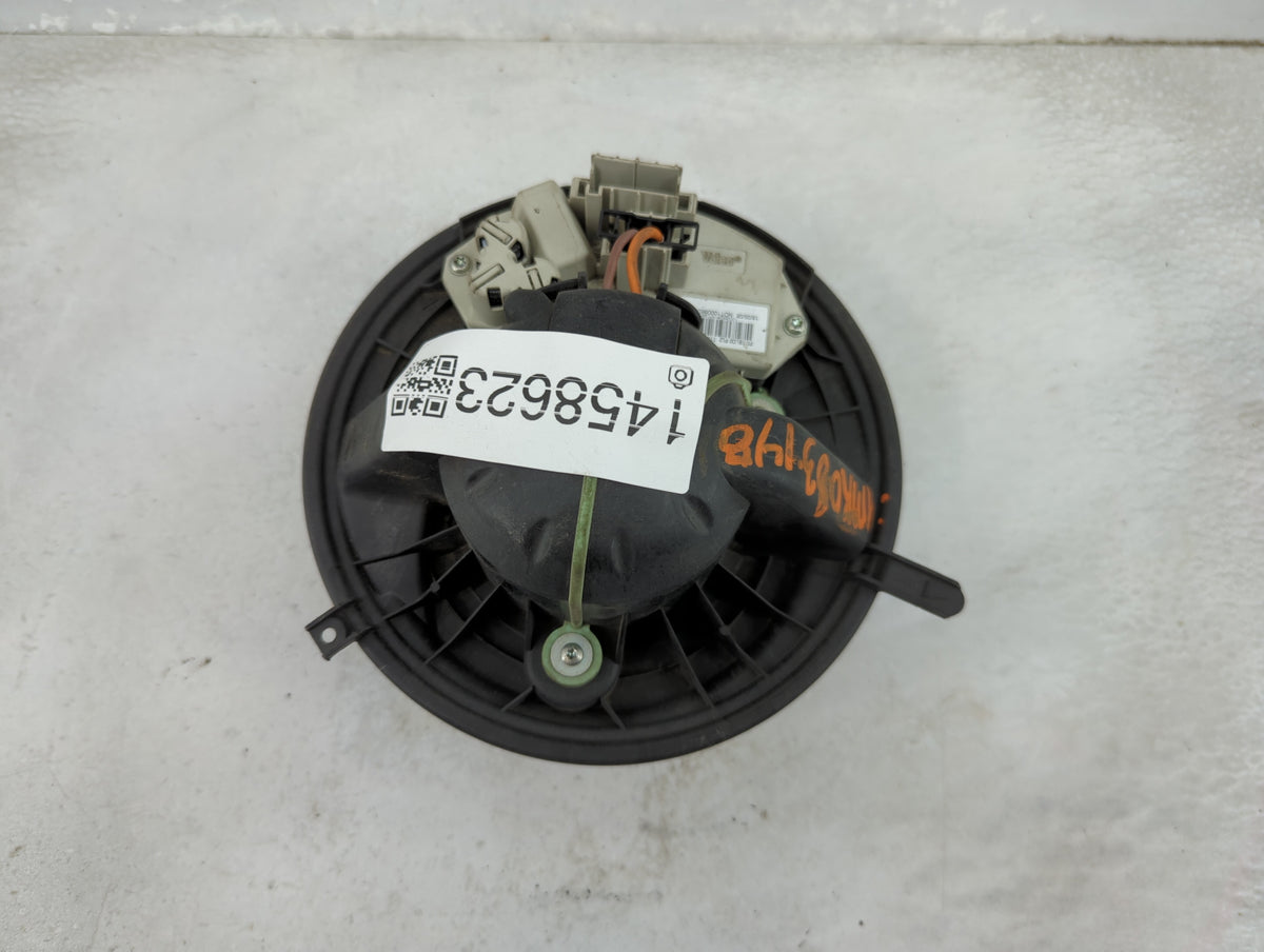 2012-2015 Bmw X1 Heater AC Blower Motor P/N:0500737 992849G Fits OEM Used Auto Parts - Oemusedautoparts1.com