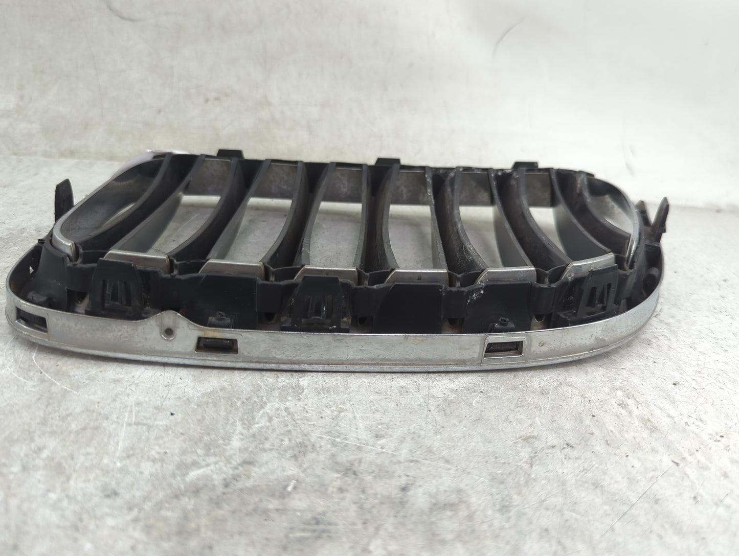 2013-2015 Bmw X1 Front Grille Bumper Not Included 1459729 - Oemusedautoparts1.com
