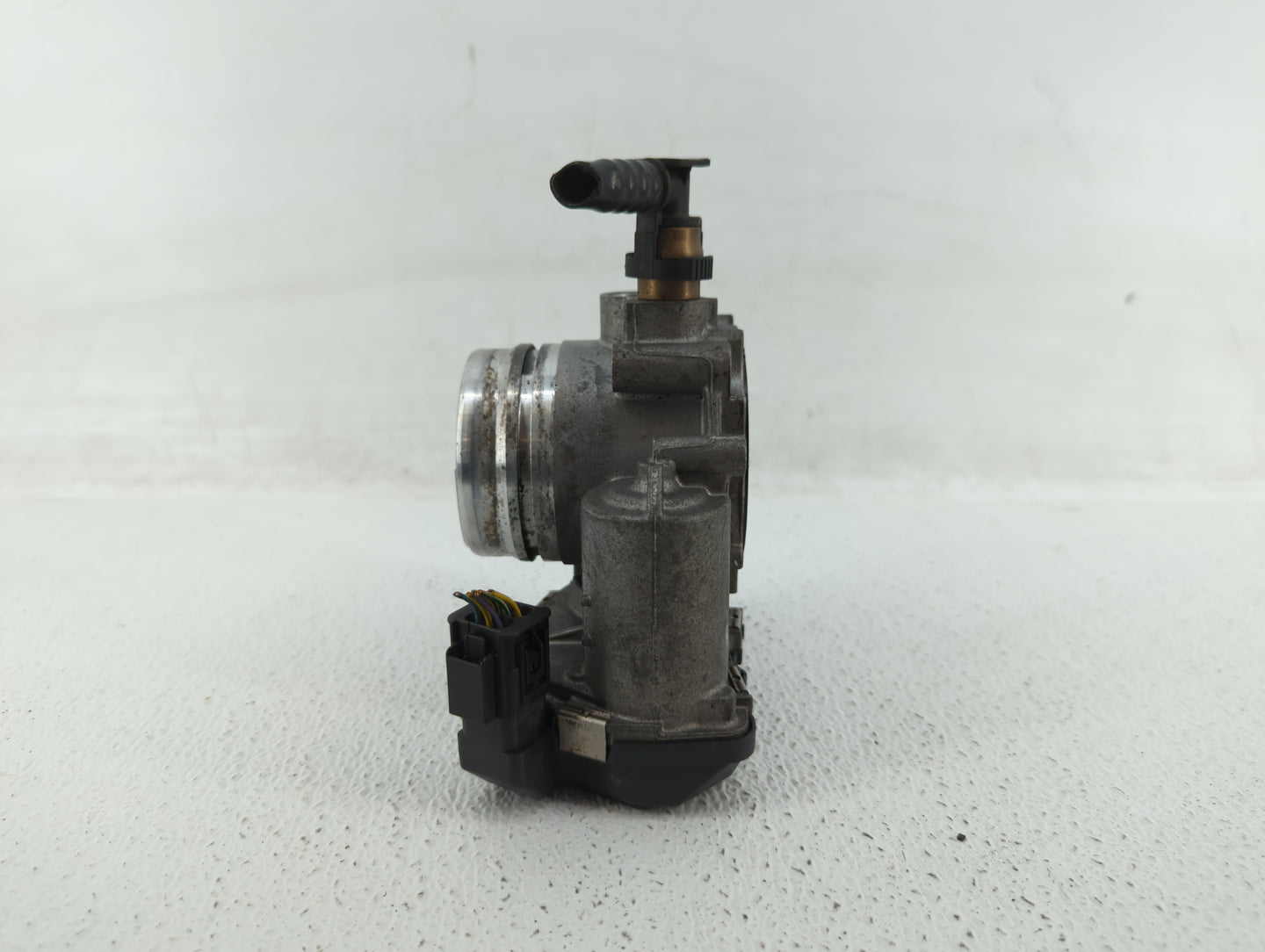 2012-2015 Bmw X1 Throttle Body P/N:1354 7588625-03 1354 7588625 Fits Fits 2012 2013 2014 2015 2016 2017 2018 OEM Used Auto P