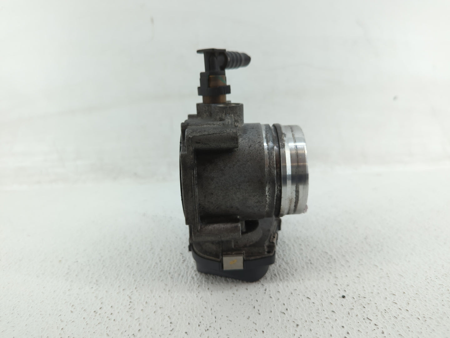 2012-2015 Bmw X1 Throttle Body P/N:1354 7588625-03 1354 7588625 Fits Fits 2012 2013 2014 2015 2016 2017 2018 OEM Used Auto P