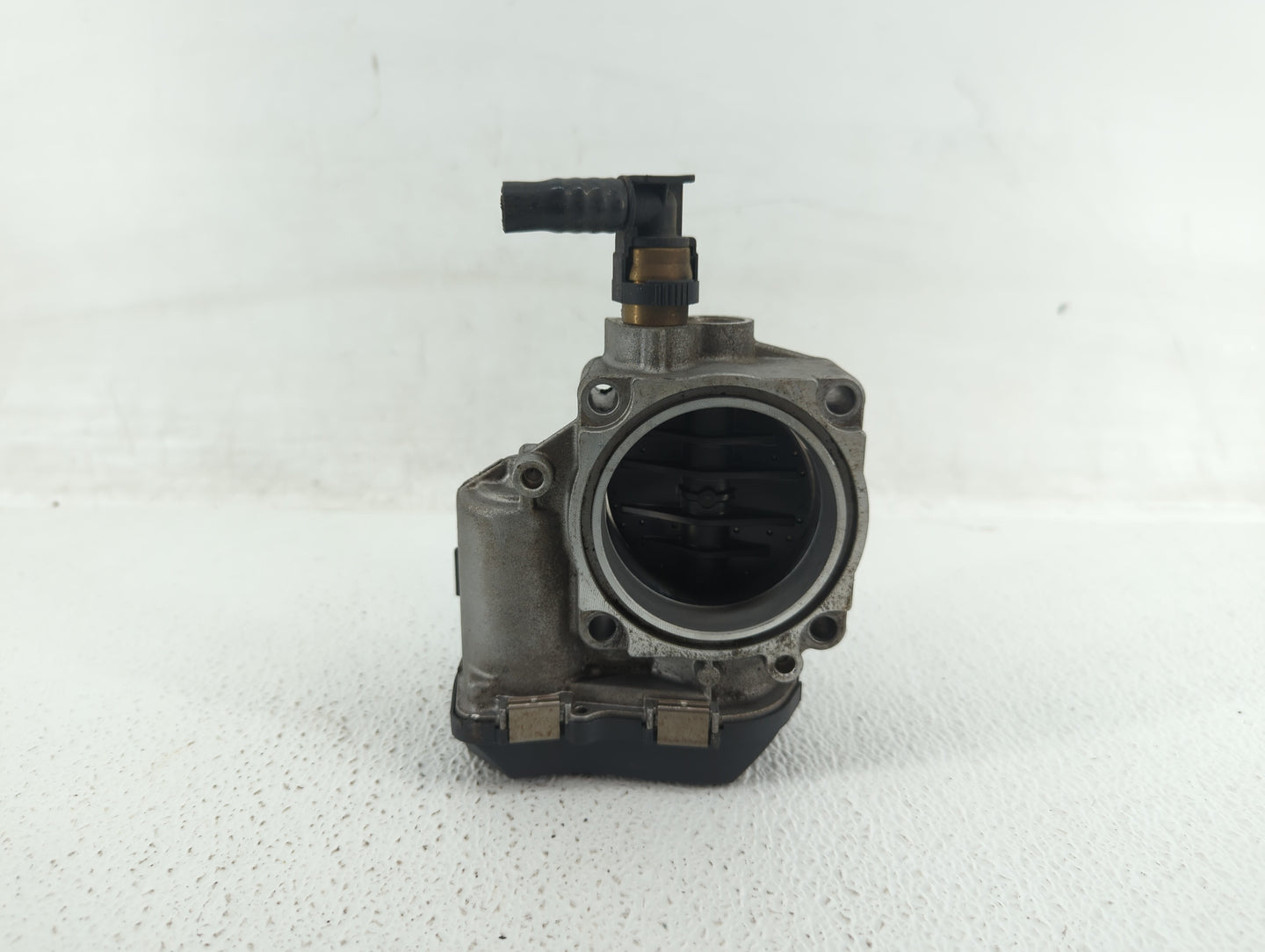2012-2015 Bmw X1 Throttle Body P/N:1354 7588625-04 1354 7588625-03 Fits Fits 2012 2013 2014 2015 2016 2017 2018 OEM Used Aut