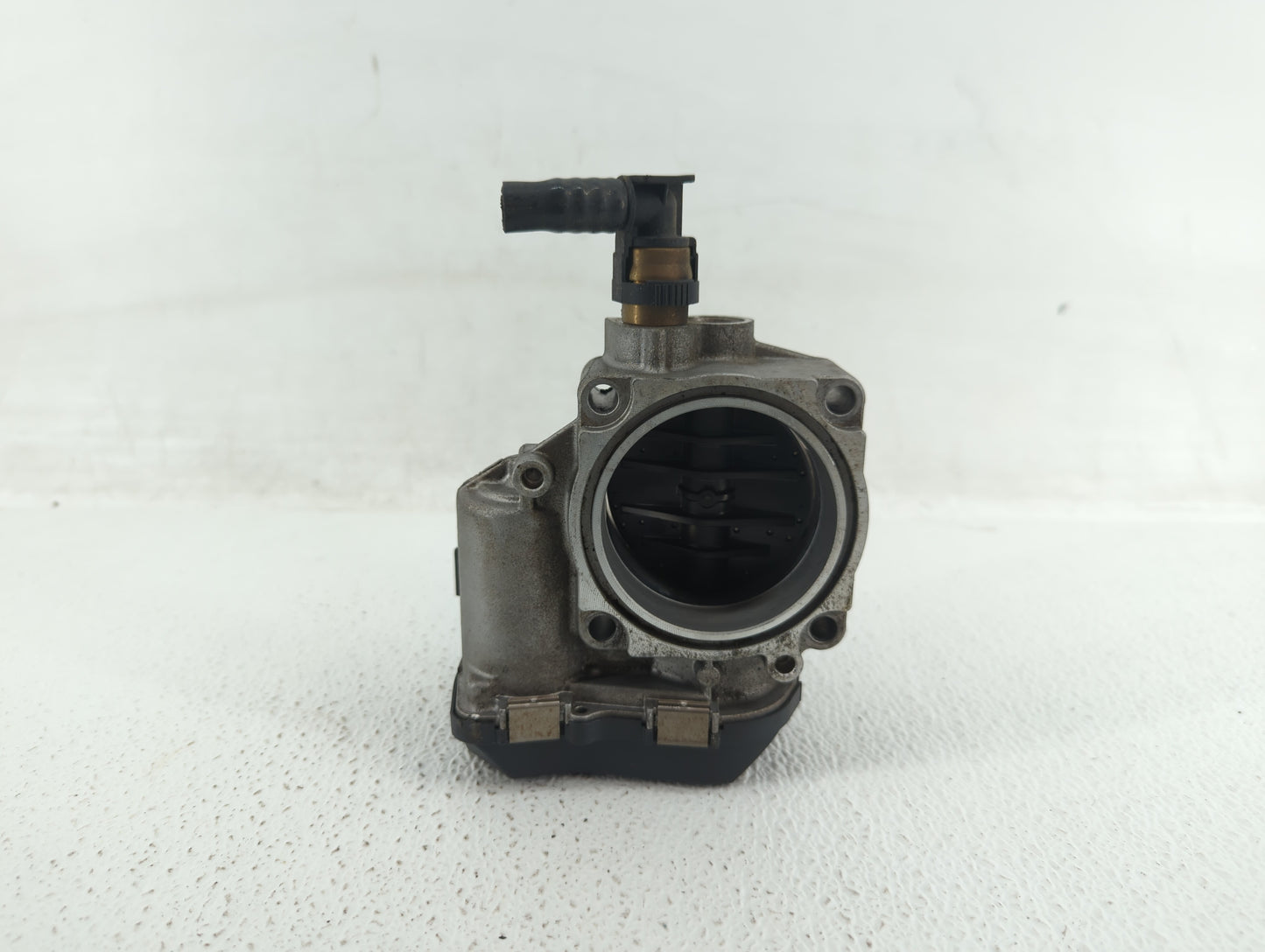 2012-2015 Bmw X1 Throttle Body P/N:1354 7588625-04 1354 7588625-03 Fits Fits 2012 2013 2014 2015 2016 2017 2018 OEM Used Aut