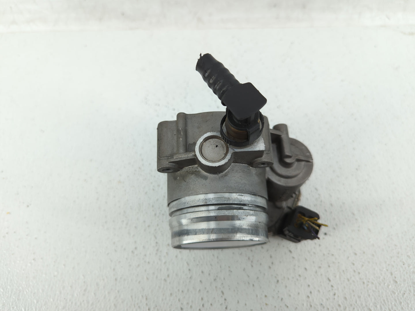 2012-2015 Bmw X1 Throttle Body P/N:1354 7588625-03 1354 7588625 Fits Fits 2012 2013 2014 2015 2016 2017 2018 OEM Used Auto P