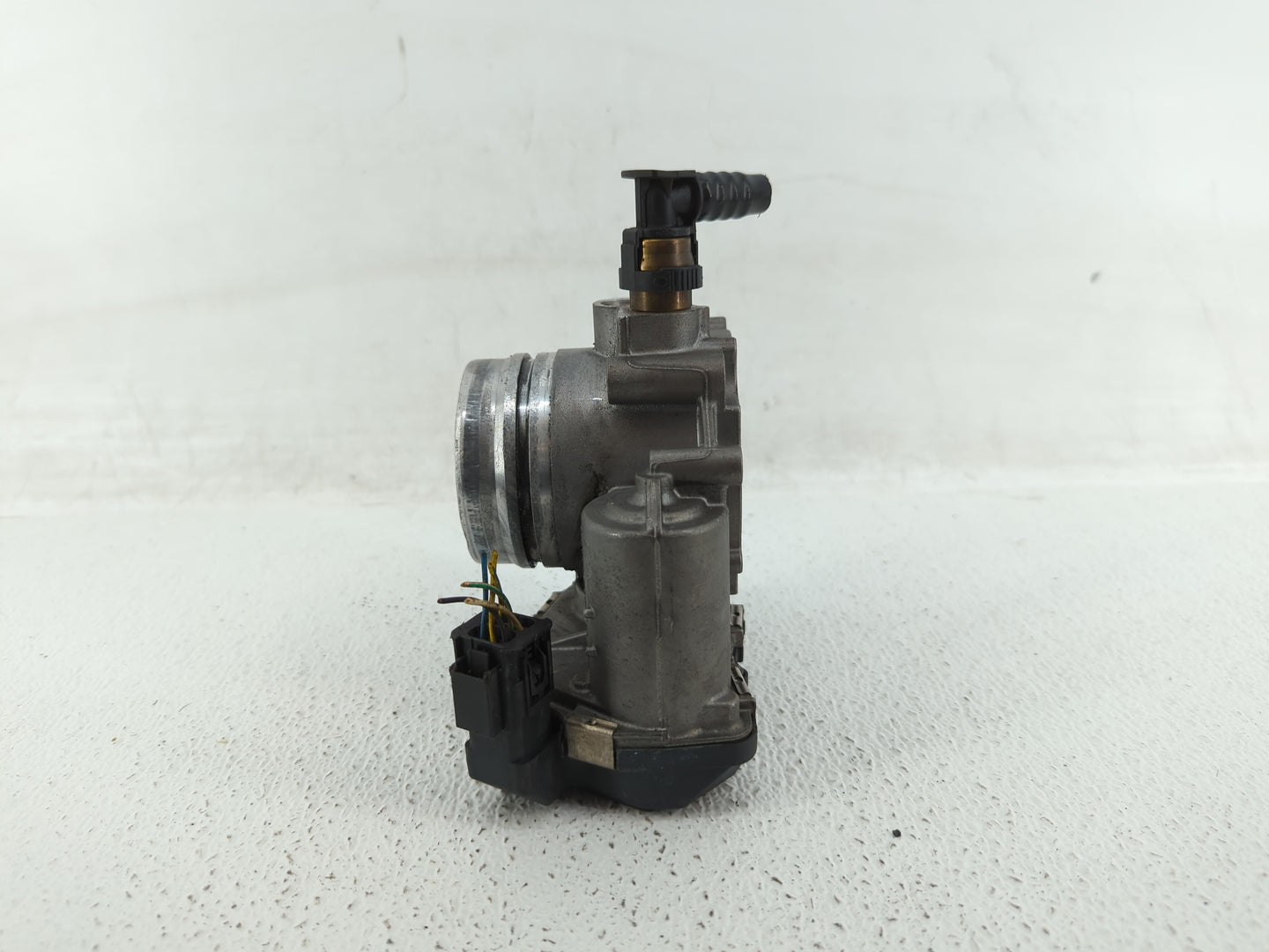 2012-2015 Bmw X1 Throttle Body P/N:1354 7588625-03 1354 7588625 Fits Fits 2012 2013 2014 2015 2016 2017 2018 OEM Used Auto P