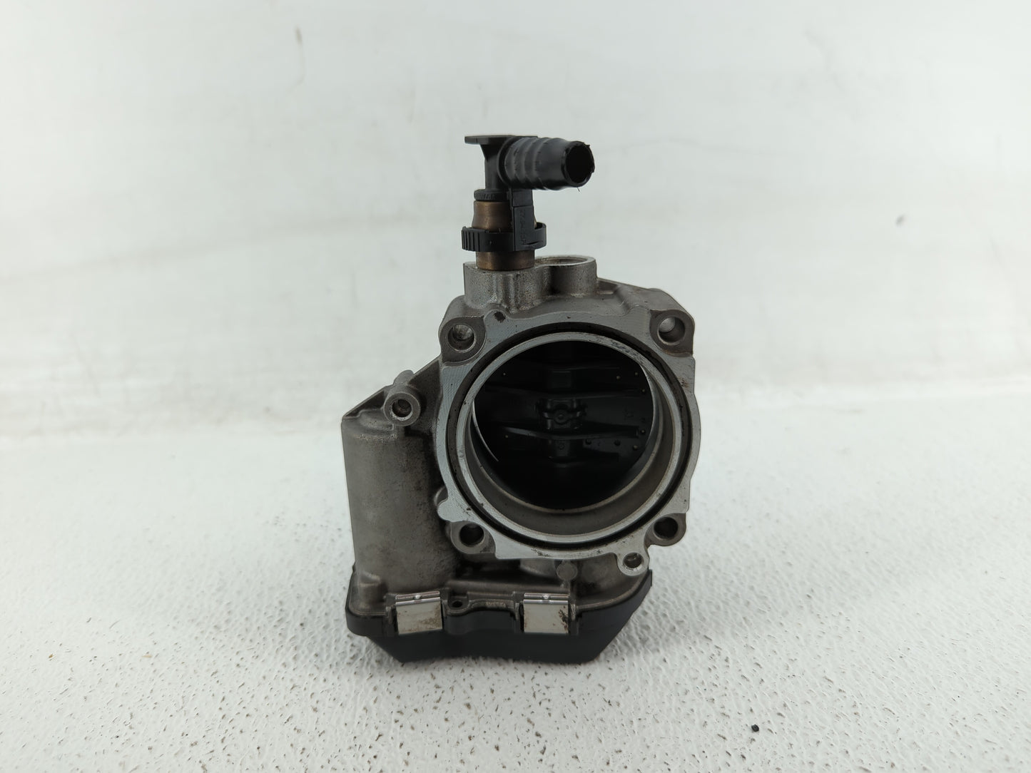 2012-2015 Bmw X1 Throttle Body P/N:1354 7588625-03 1354 7588625 Fits Fits 2012 2013 2014 2015 2016 2017 2018 OEM Used Auto P
