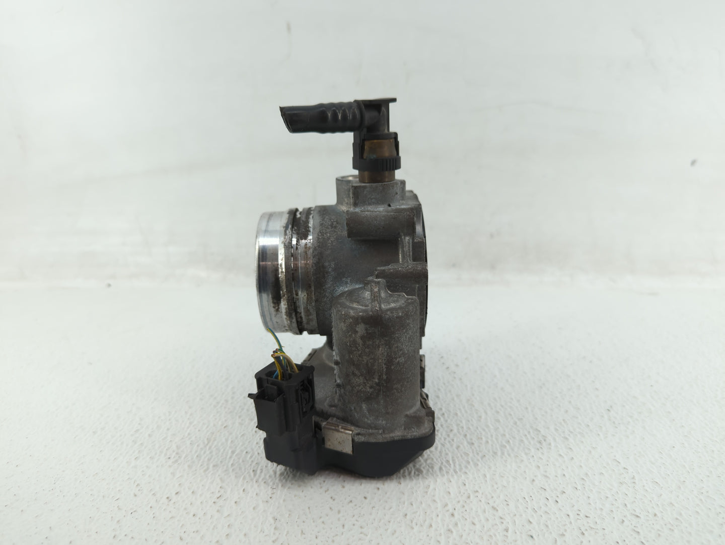 2012-2015 Bmw X1 Throttle Body P/N:1354 7588625-03 1354 7588625 Fits Fits 2012 2013 2014 2015 2016 2017 2018 OEM Used Auto P