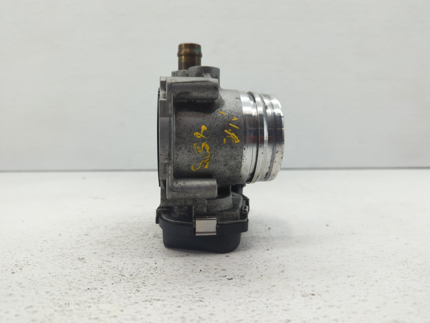2012-2015 Bmw X1 Throttle Body P/N:1354 7588625-04 1354 7588625-03 Fits Fits 2012 2013 2014 2015 2016 2017 2018 OEM Used Aut