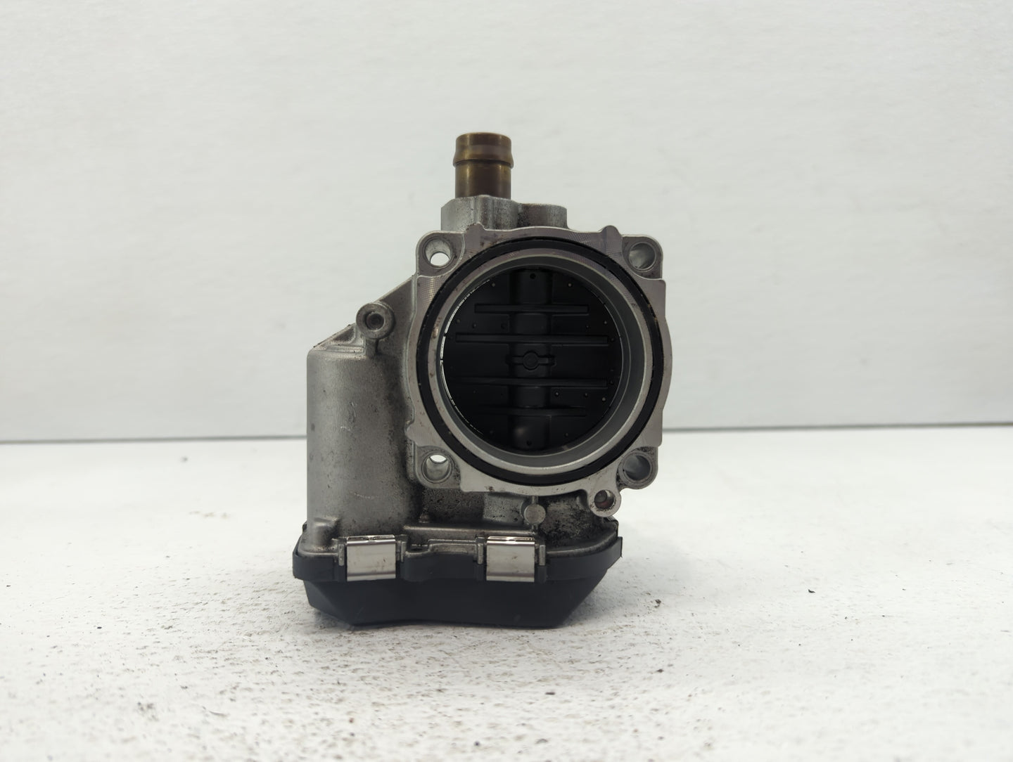 2012-2015 Bmw X1 Throttle Body P/N:1354 7588625-04 1354 7588625-03 Fits Fits 2012 2013 2014 2015 2016 2017 2018 OEM Used Aut