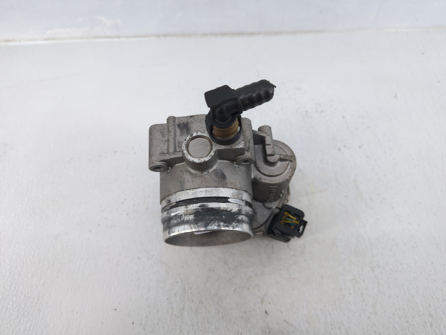 2013-2015 Bmw X1 Throttle Body P/N:83786800 Fits Fits 2010 2011 2012 2013 2014 2015 2016 2017 2018 2019 2020 OEM Used Auto P