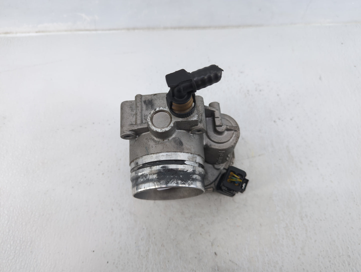 2013-2015 Bmw X1 Throttle Body P/N:83786800 Fits Fits 2010 2011 2012 2013 2014 2015 2016 2017 2018 2019 2020 OEM Used Auto P