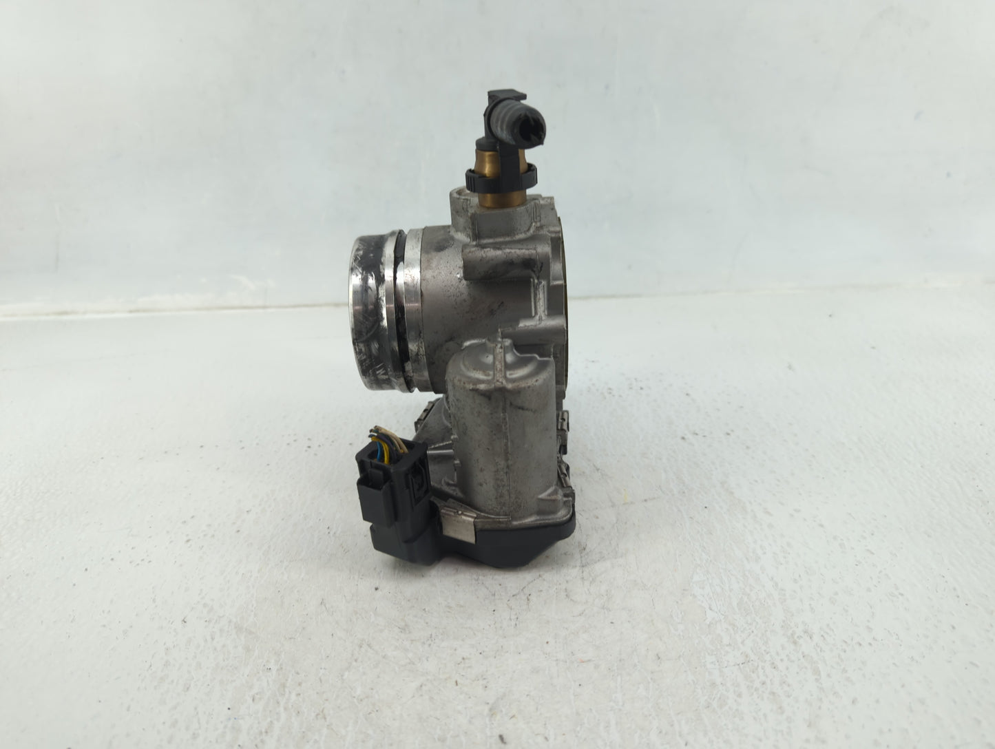 2013-2015 Bmw X1 Throttle Body P/N:83786800 Fits Fits 2010 2011 2012 2013 2014 2015 2016 2017 2018 2019 2020 OEM Used Auto P
