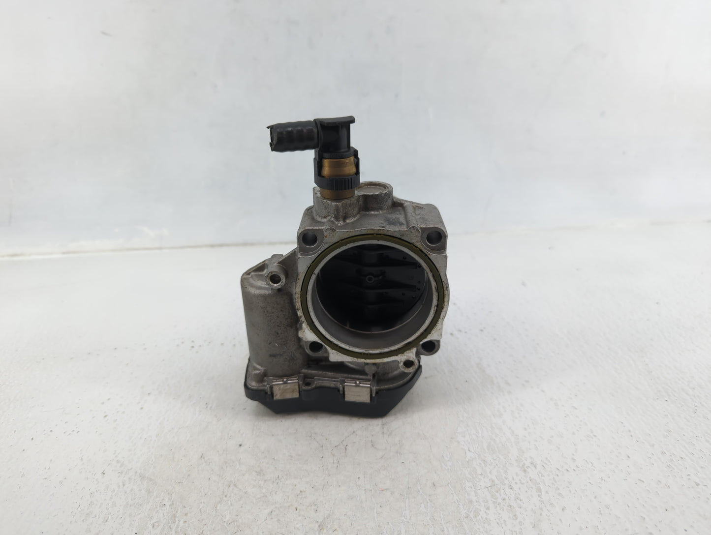 2013-2015 Bmw X1 Throttle Body P/N:83786800 Fits Fits 2010 2011 2012 2013 2014 2015 2016 2017 2018 2019 2020 OEM Used Auto P