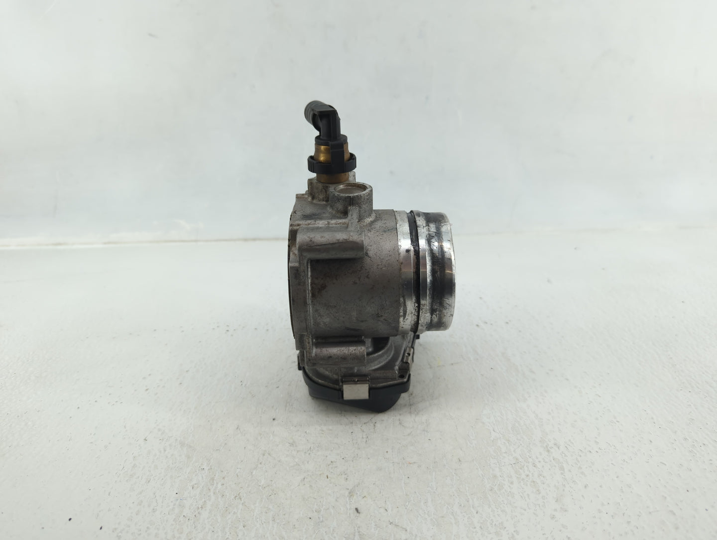 2013-2015 Bmw X1 Throttle Body P/N:83786800 Fits Fits 2010 2011 2012 2013 2014 2015 2016 2017 2018 2019 2020 OEM Used Auto P