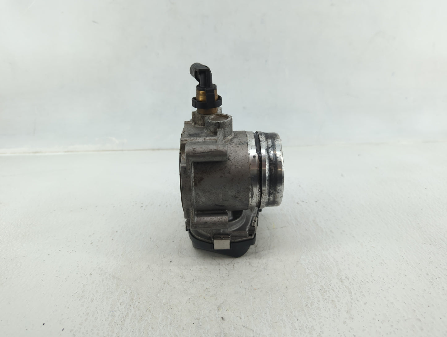 2013-2015 Bmw X1 Throttle Body P/N:83786800 Fits Fits 2010 2011 2012 2013 2014 2015 2016 2017 2018 2019 2020 OEM Used Auto P