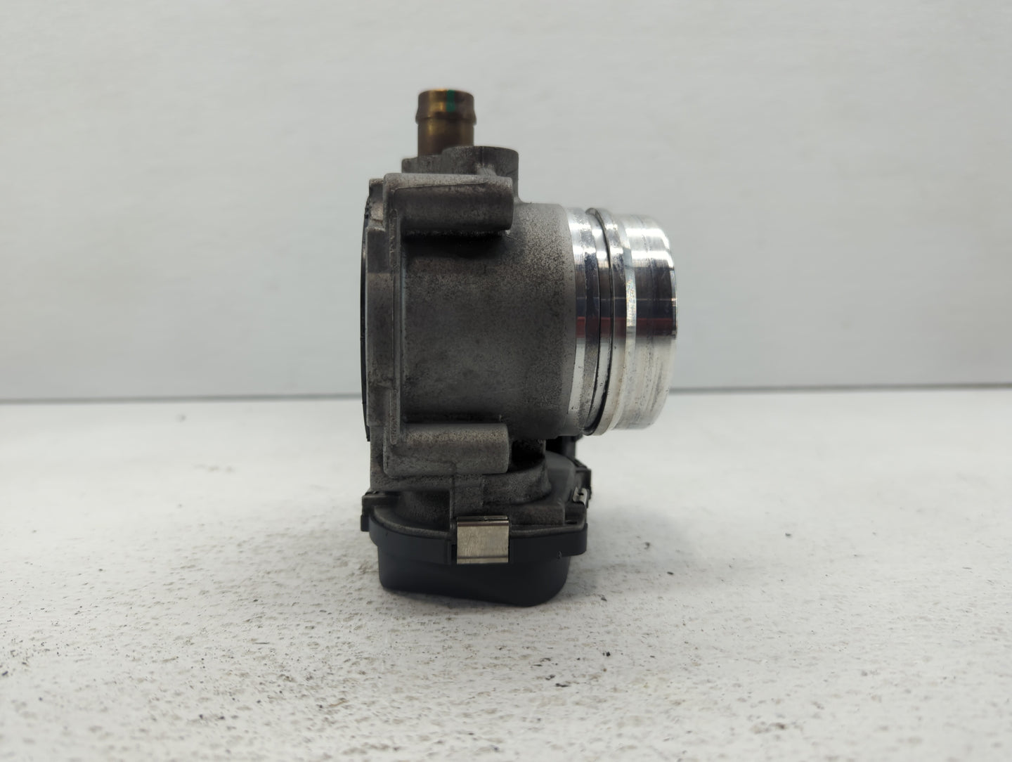 2013-2017 Bmw X3 Throttle Body P/N:1354 7588625-04 1354 7588625-03 Fits Fits 2012 2013 2014 2015 2016 2017 2018 OEM Used Aut