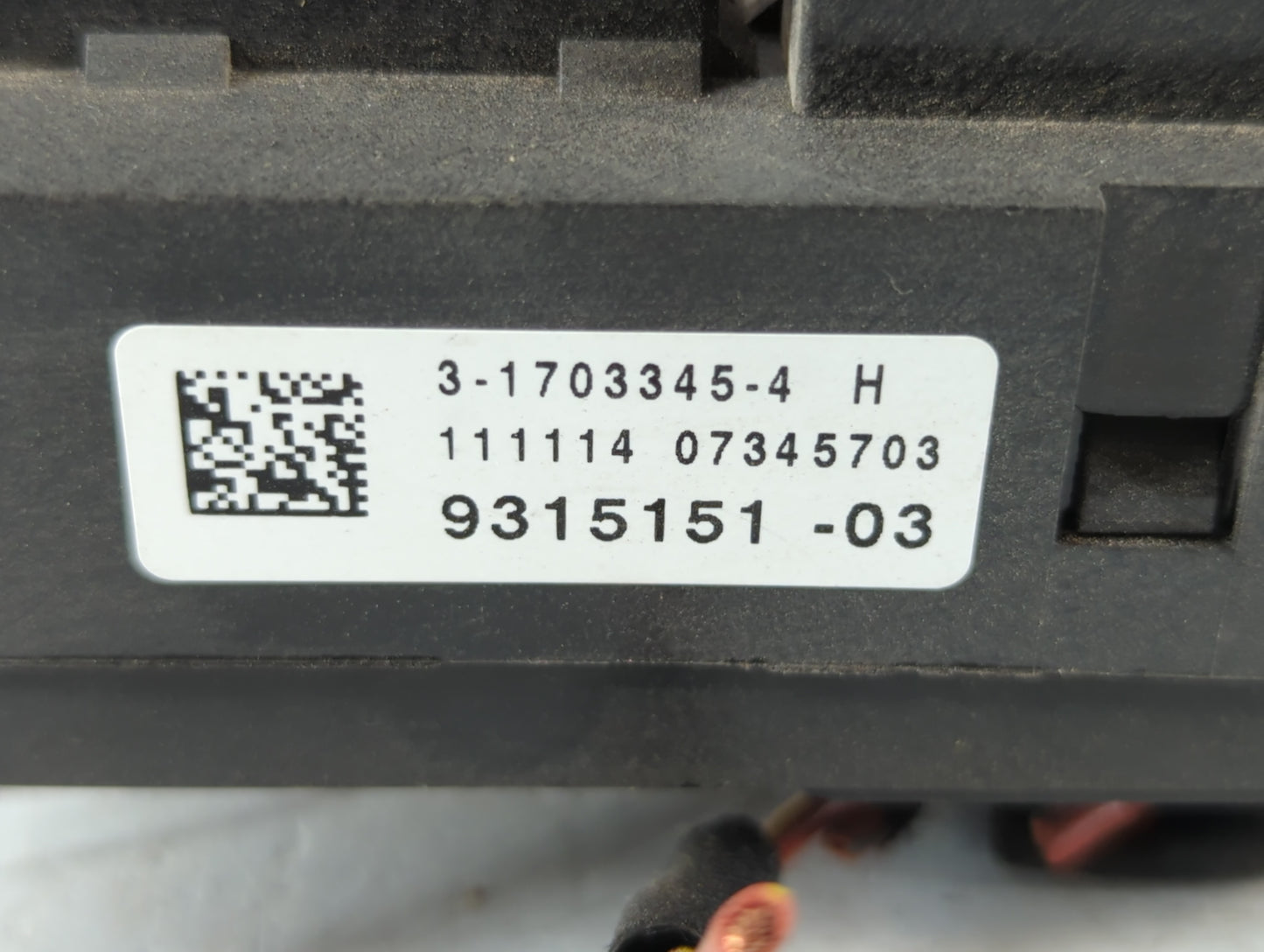 2015-2017 Bmw X3 Fusebox Fuse Box Panel Relay Module P/N:9315151-03 Fits Fits 2015 2016 2017 OEM Used Auto Parts - Oemusedau
