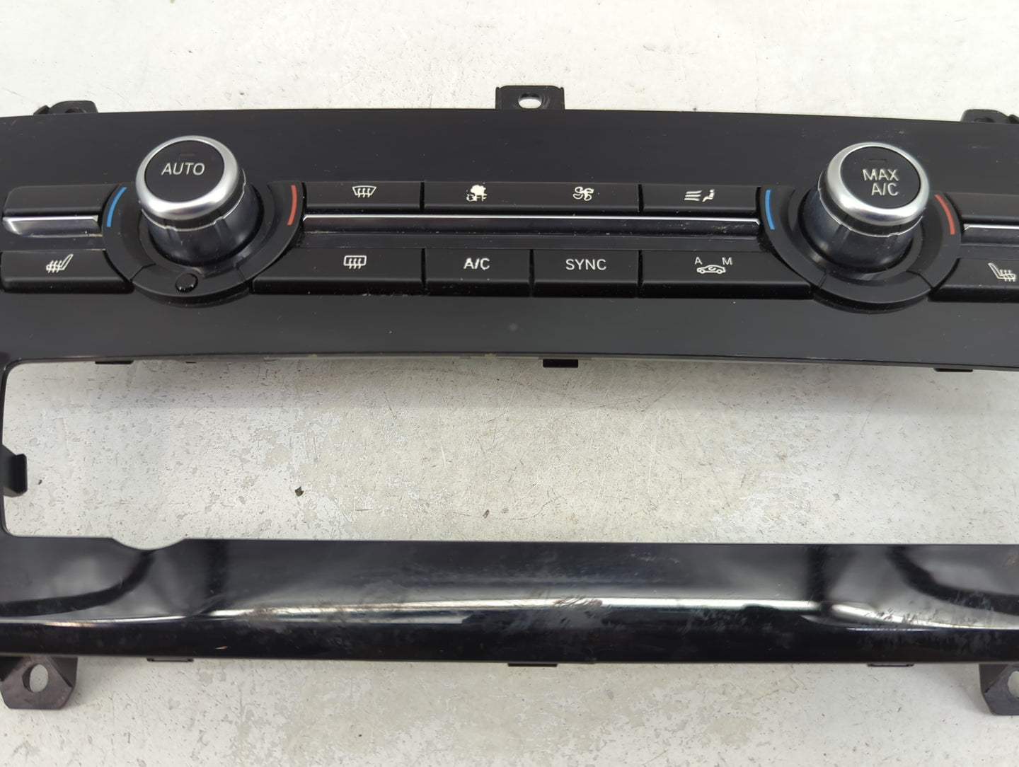 2015-2018 Bmw X4 Climate Control Module Temperature AC/Heater Replacement P/N:9359801-01 Fits Fits 2015 2016 2017 2018 OEM U