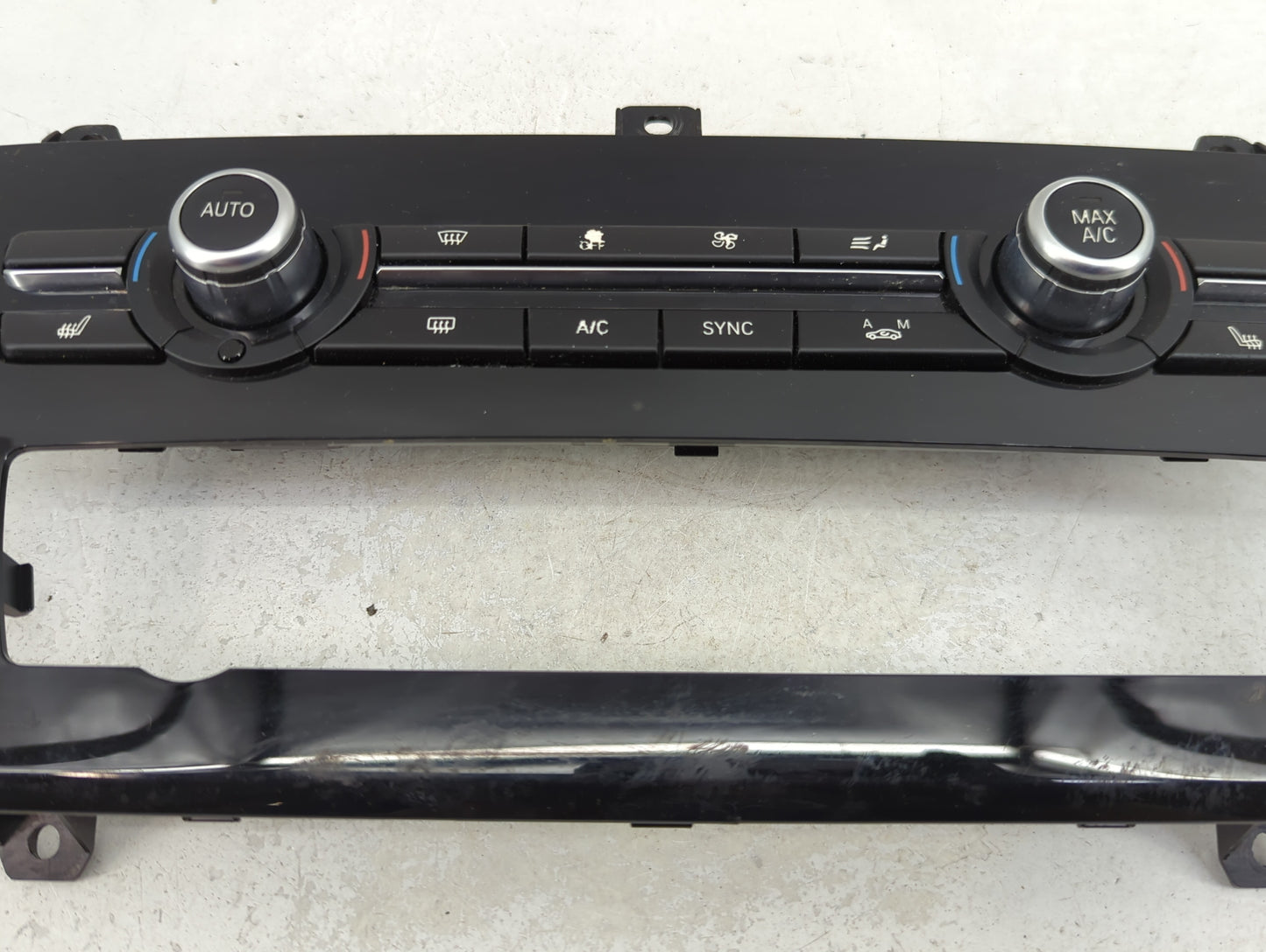 2015-2018 Bmw X4 Climate Control Module Temperature AC/Heater Replacement P/N:9359801-01 Fits Fits 2015 2016 2017 2018 OEM U