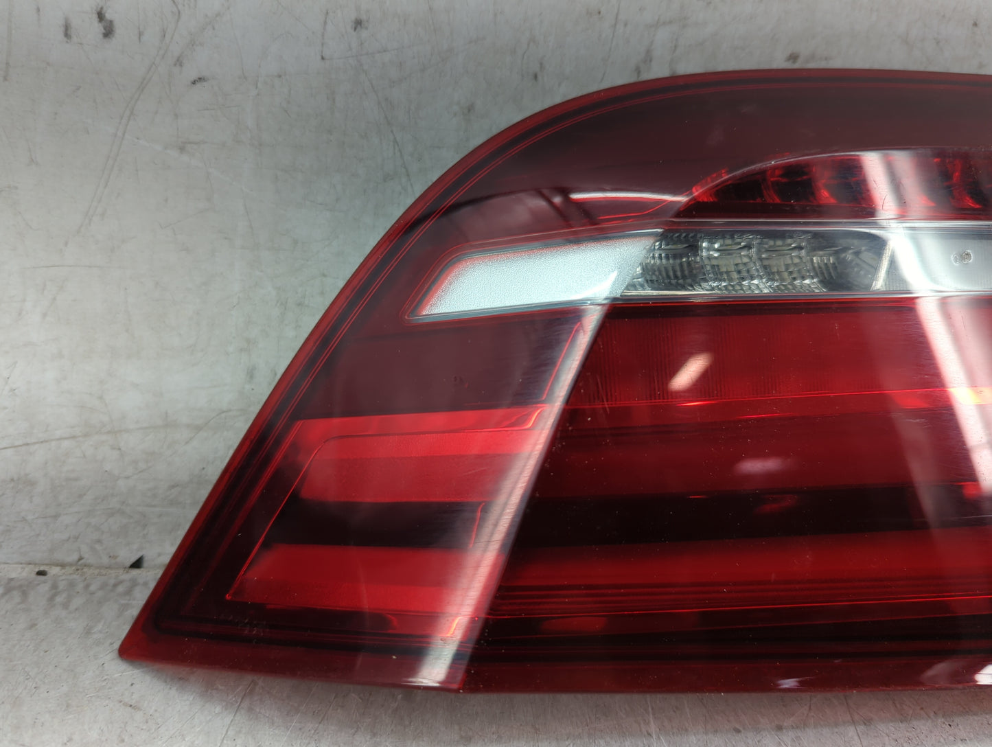 2014-2018 Bmw X5 Tail Light Assembly Driver Left OEM P/N:10018610 7329045-07 Fits Fits 2014 2015 2016 2017 2018 OEM Used Aut