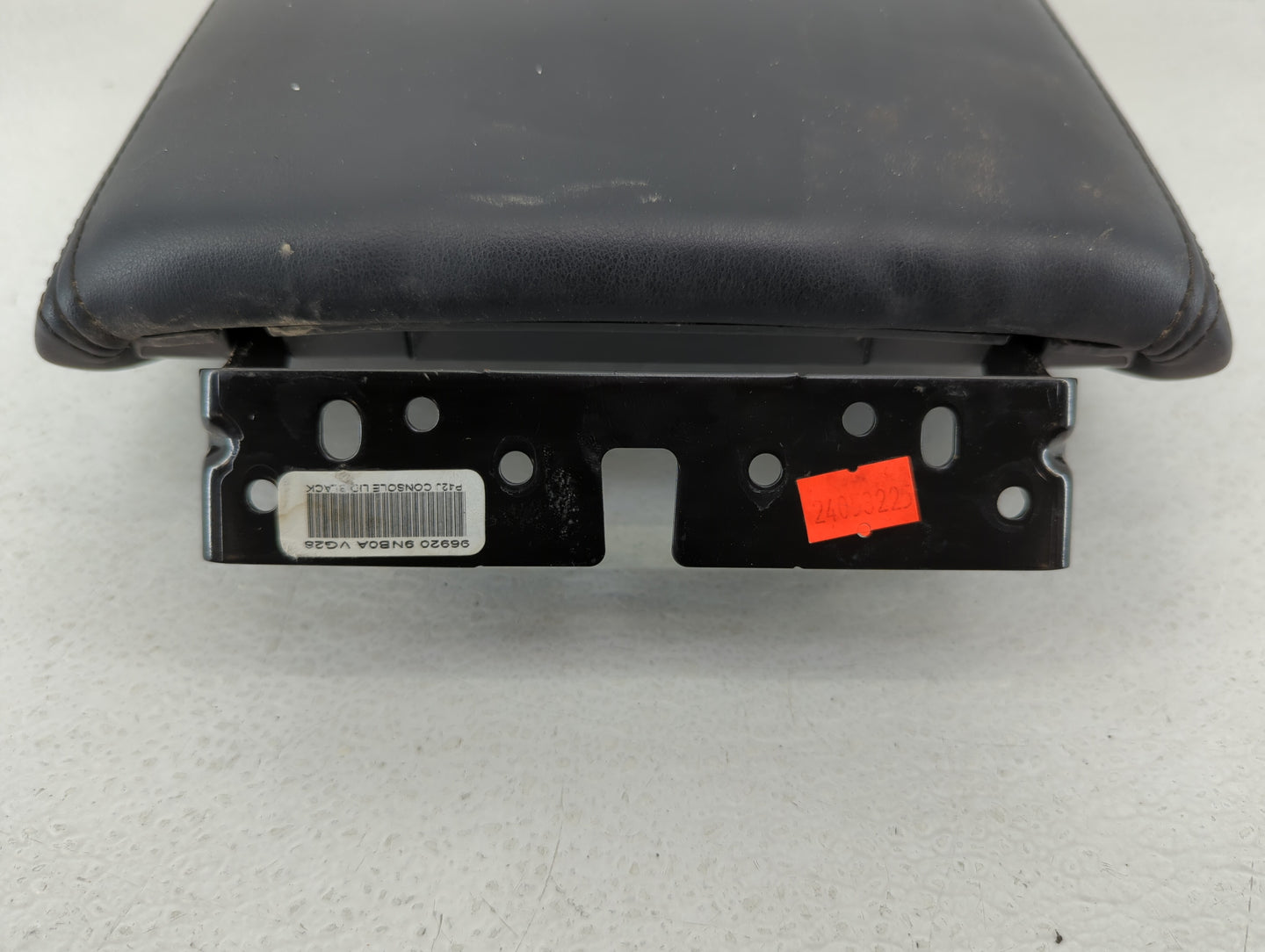 2015 Bmw X5 Center Console Armrest Cover Lid Black - Oemusedautoparts1.com