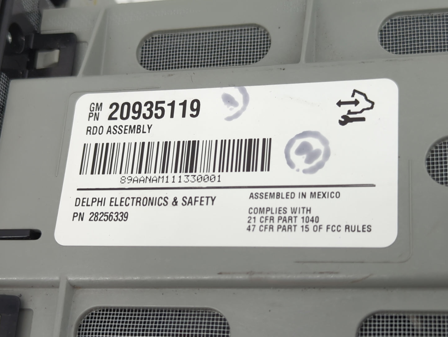 2015-2017 Buick Enclave Radio AM FM Cd Player Receiver Replacement P/N:20935119 Fits Fits 2015 2016 2017 OEM Used Auto Parts