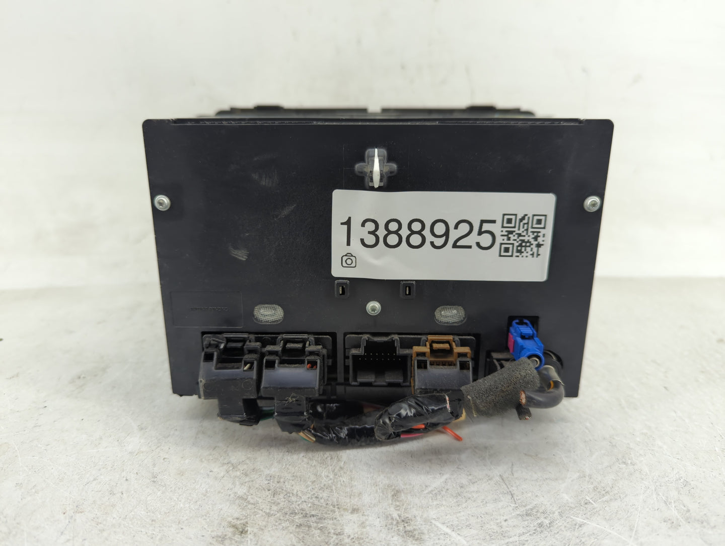 2015-2016 Buick Enclave Radio AM FM Cd Player Receiver Replacement P/N:23205084 Fits Fits 2015 2016 OEM Used Auto Parts - Oe