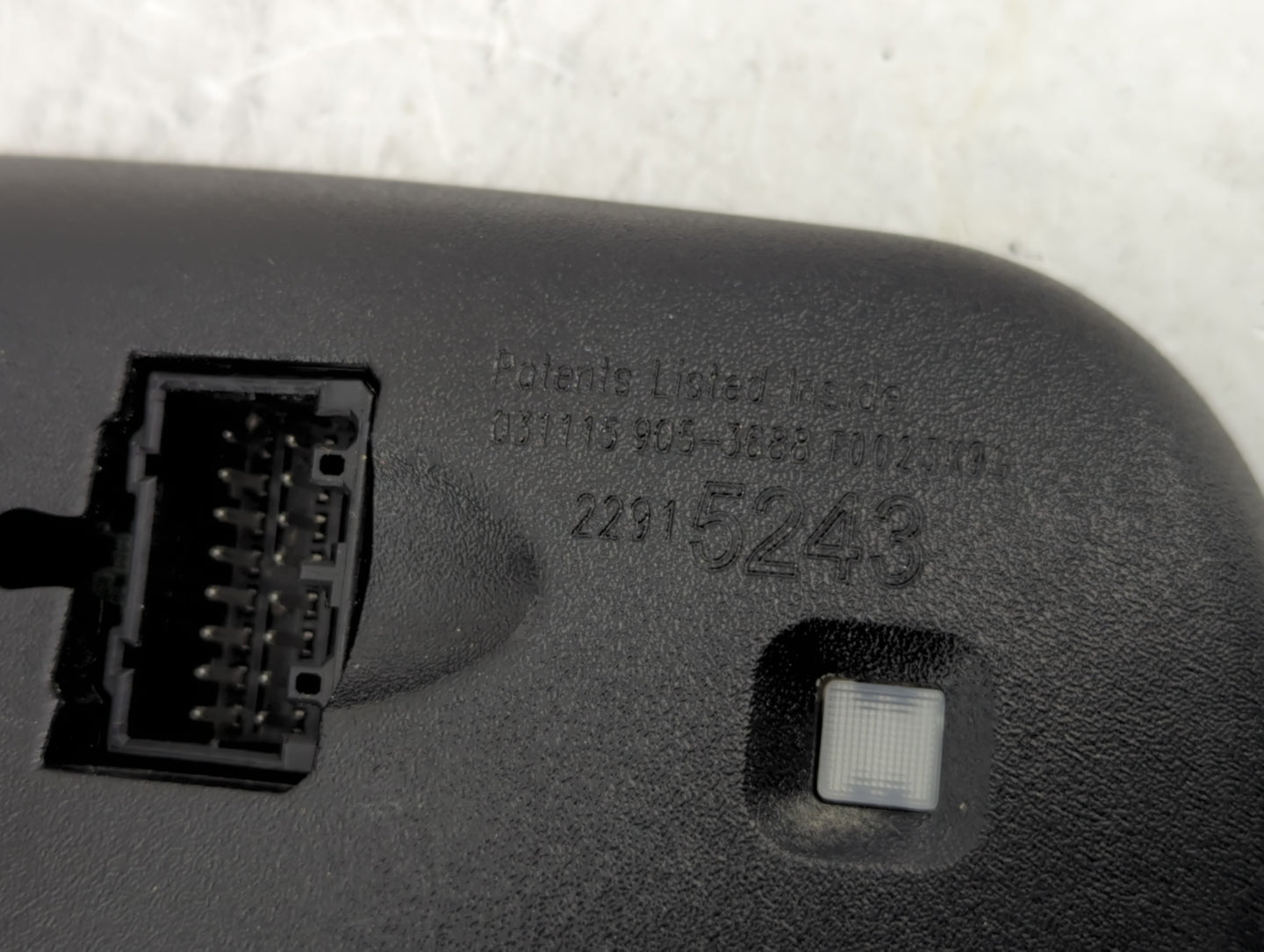 2009-2017 Buick Enclave Interior Rear View Mirror Replacement OEM P/N:22915243 Fits OEM Used Auto Parts - Oemusedautoparts1.