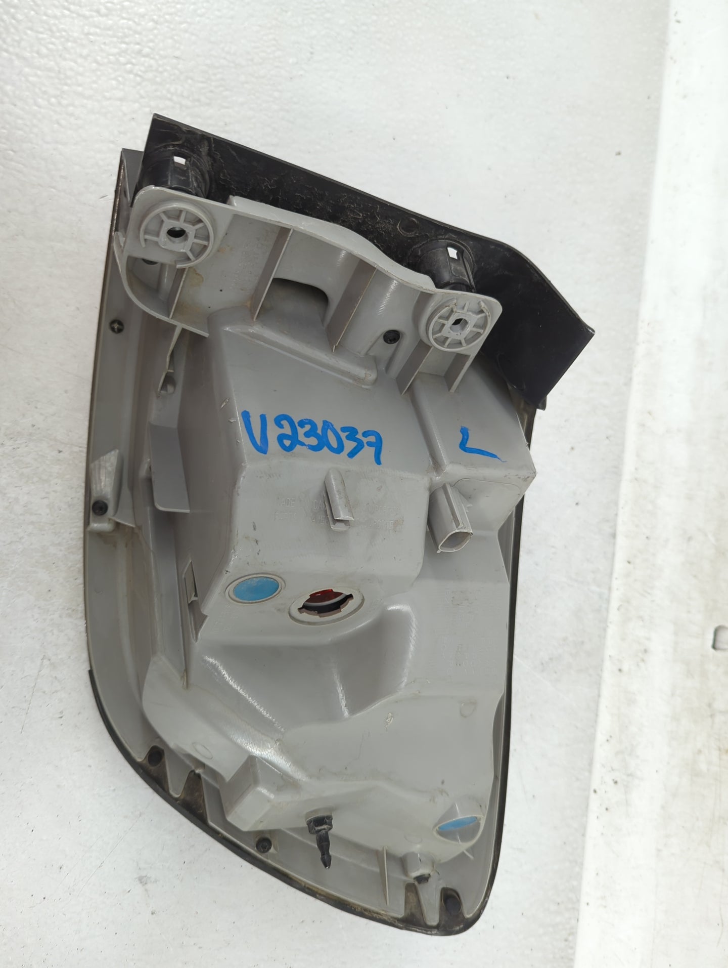 2013-2017 Buick Enclave Tail Light Assembly Driver Left OEM Fits Fits 2013 2014 2015 2016 2017 OEM Used Auto Parts - Oemused