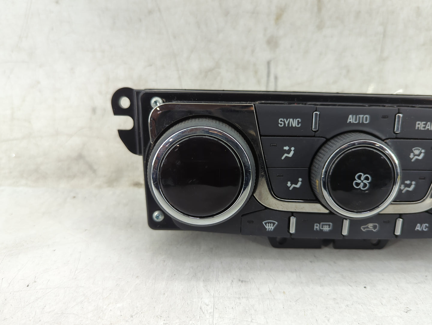 2013-2017 Buick Enclave Climate Control Module Temperature AC/Heater Replacement P/N:147589501 23158335 Fits OEM Used Auto P