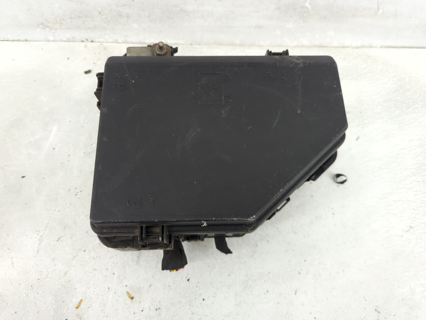 2015-2017 Buick Enclave Fusebox Fuse Box Panel Relay Module P/N:7140-1941-30 Fits Fits 2015 2016 2017 OEM Used Auto Parts - 