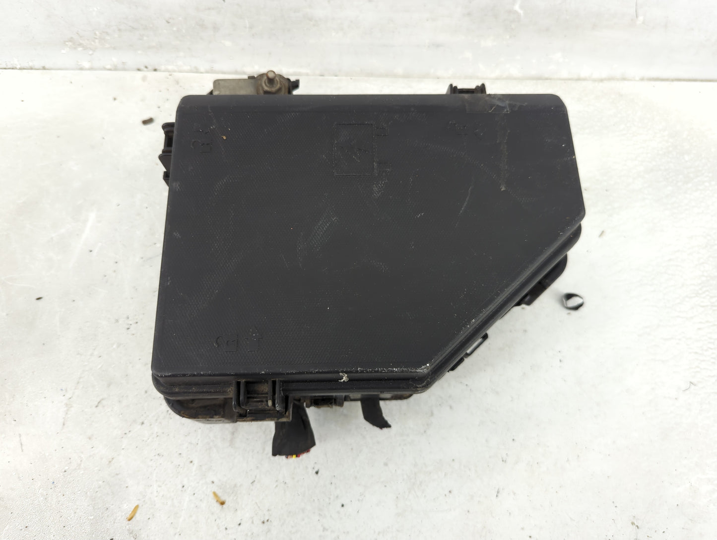 2015-2017 Buick Enclave Fusebox Fuse Box Panel Relay Module P/N:7140-1941-30 Fits Fits 2015 2016 2017 OEM Used Auto Parts - 