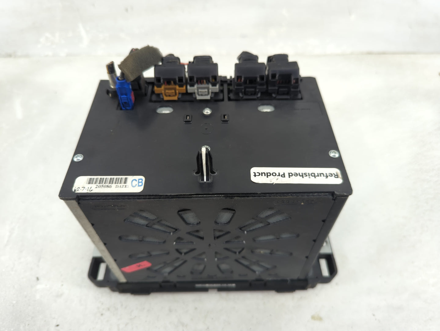 2015 Buick Enclave Radio AM FM Cd Player Receiver Replacement Fits OEM Used Auto Parts - Oemusedautoparts1.com