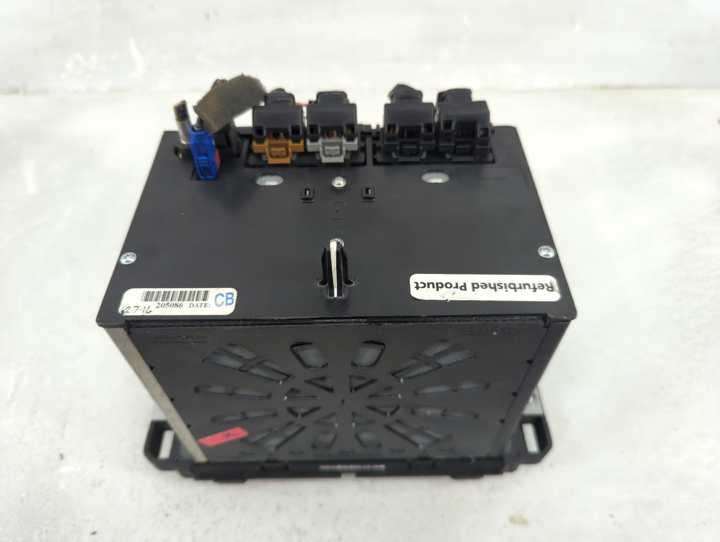 2015 Buick Enclave Radio AM FM Cd Player Receiver Replacement Fits OEM Used Auto Parts - Oemusedautoparts1.com