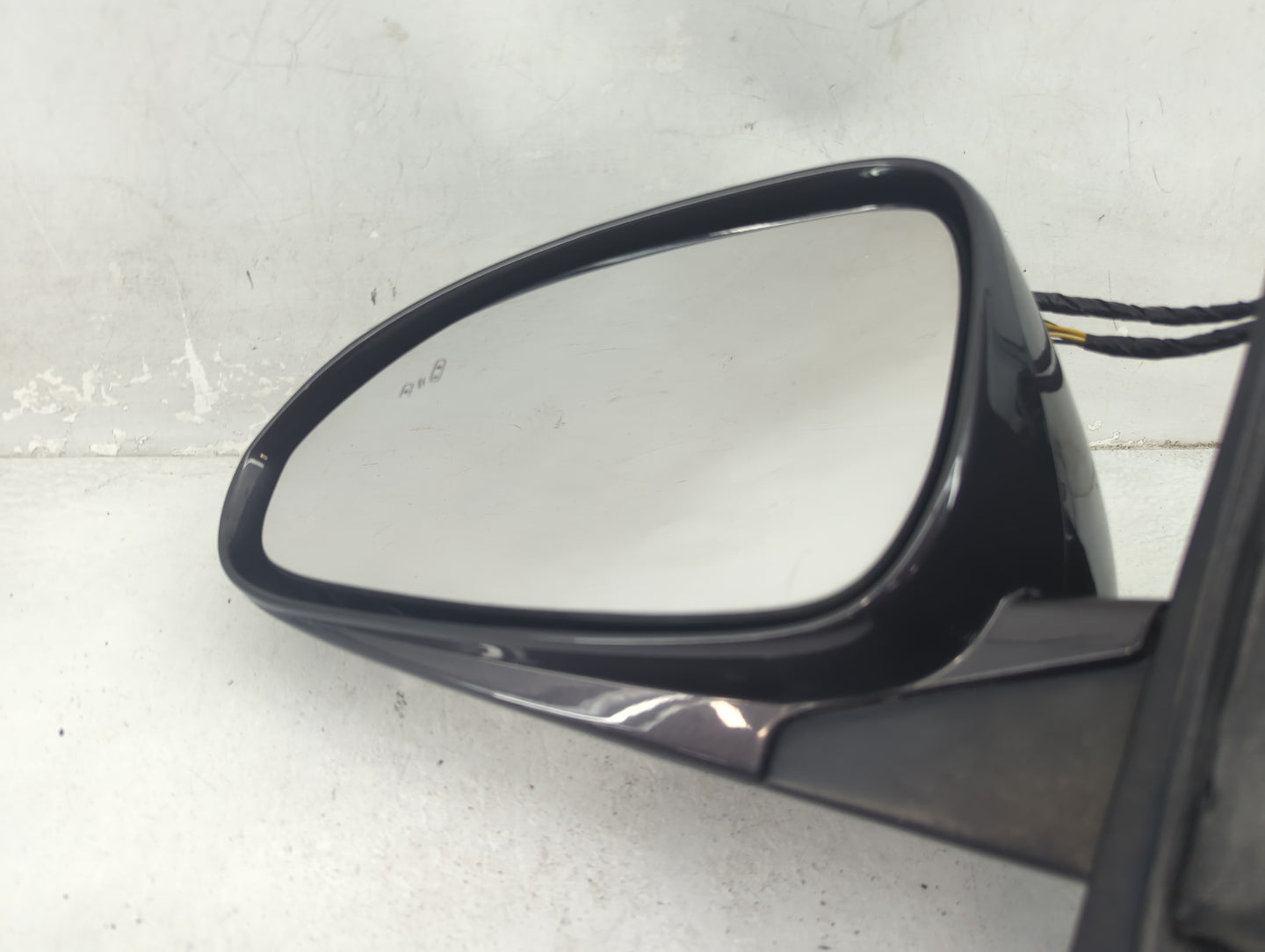 2013-2017 Buick Enclave Driver Side View Mirror - Left Door Mirror OEM Used - Oemusedautoparts1.com