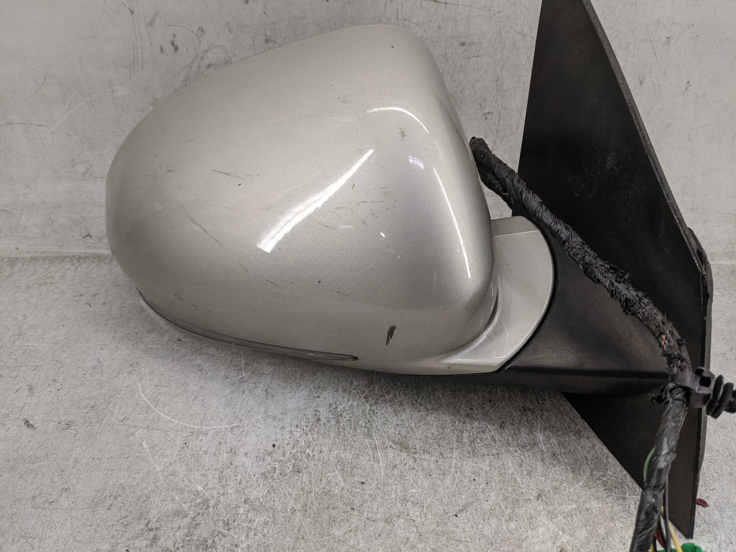 2013-2017 Buick Enclave Passenger Side View Mirror - Right Door Mirror OEM Used - Oemusedautoparts1.com
