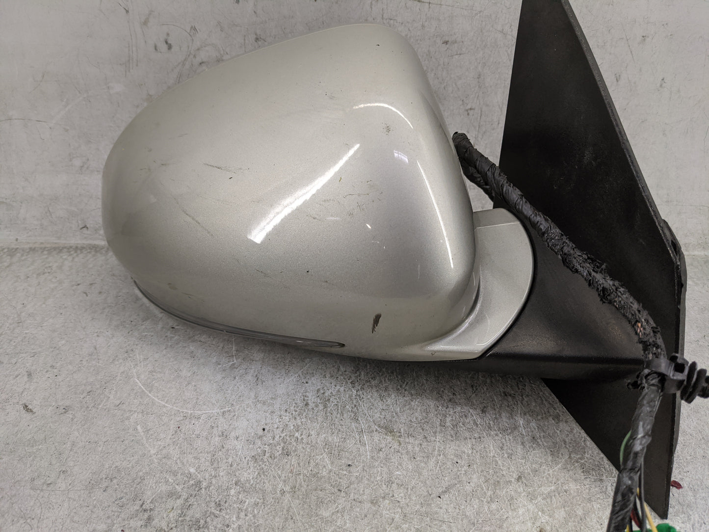 2013-2017 Buick Enclave Passenger Side View Mirror - Right Door Mirror OEM Used - Oemusedautoparts1.com