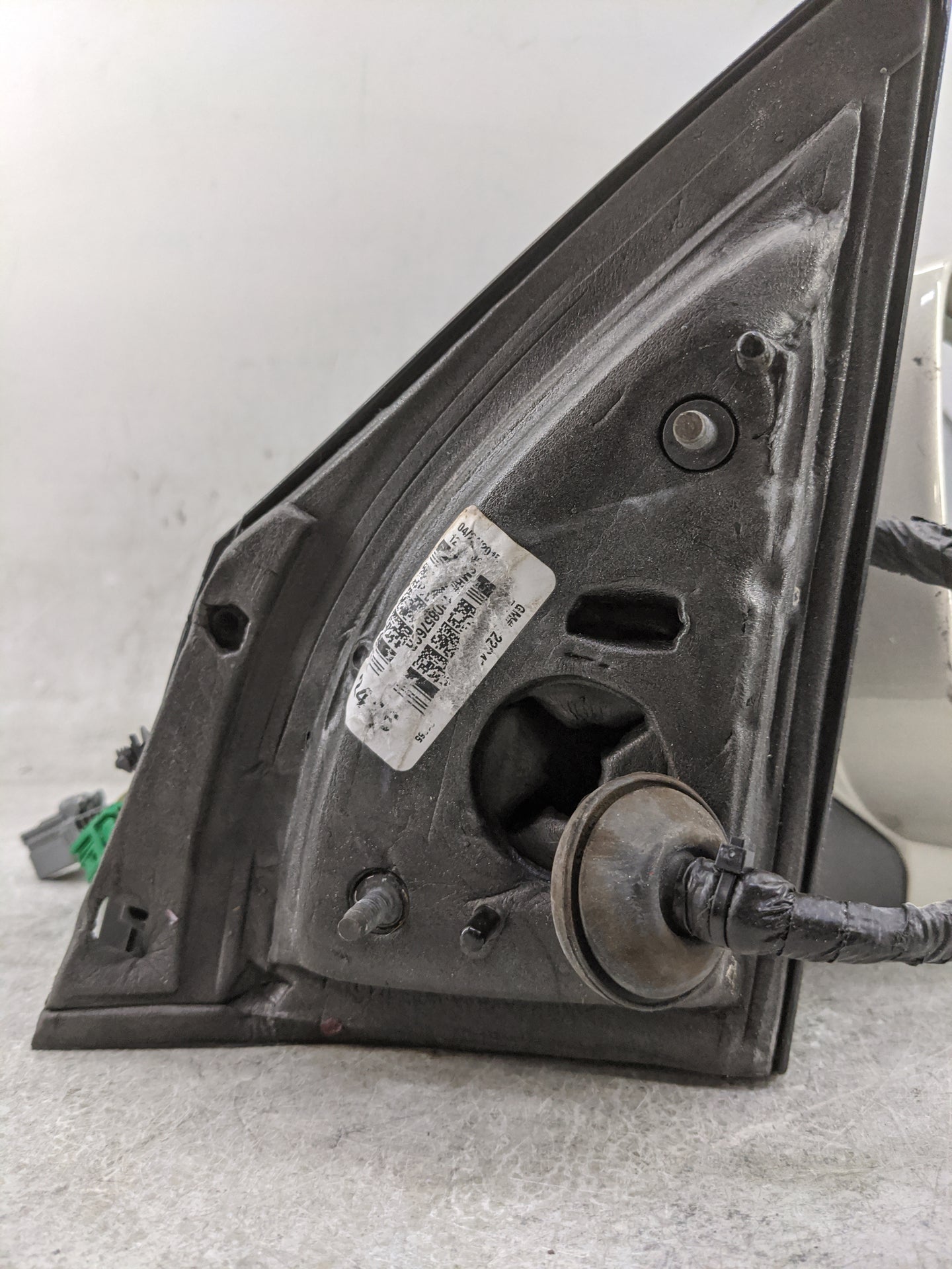 2013-2017 Buick Enclave Passenger Side View Mirror - Right Door Mirror OEM Used - Oemusedautoparts1.com