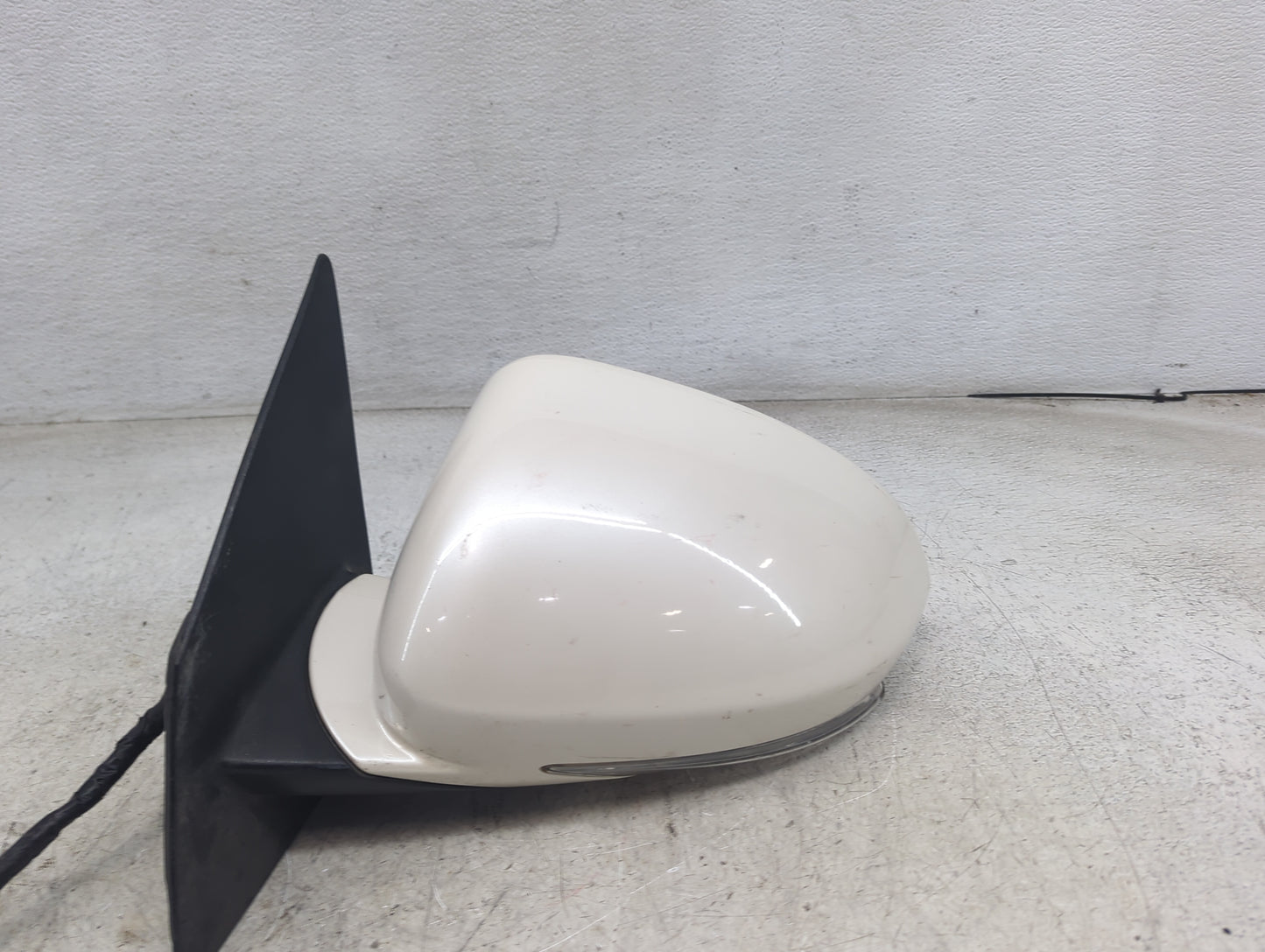 2013-2017 Buick Enclave Driver Left Side View Manual Door Mirror White - Oemusedautoparts1.com