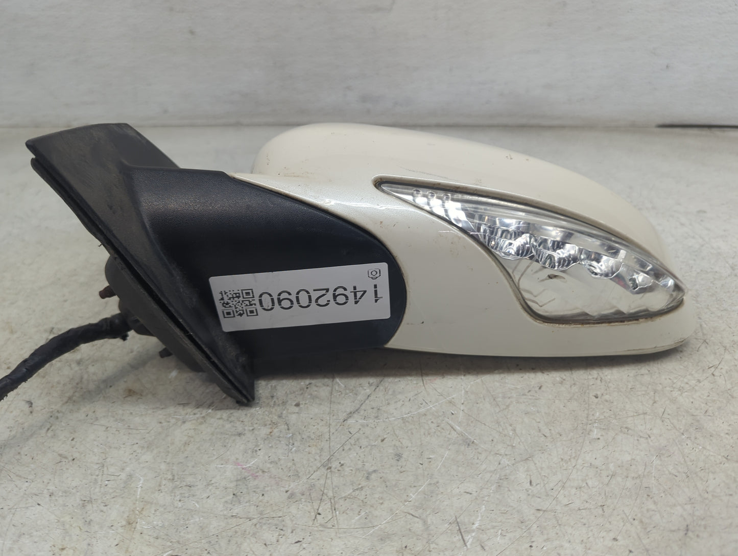 2013-2017 Buick Enclave Driver Left Side View Manual Door Mirror White - Oemusedautoparts1.com
