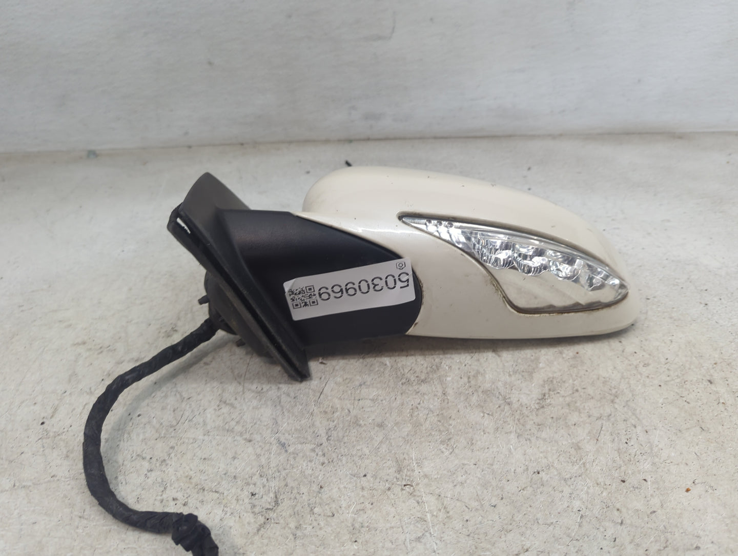 2013-2017 Buick Enclave Driver Side View Mirror - Left Door Mirror OEM Used - Oemusedautoparts1.com