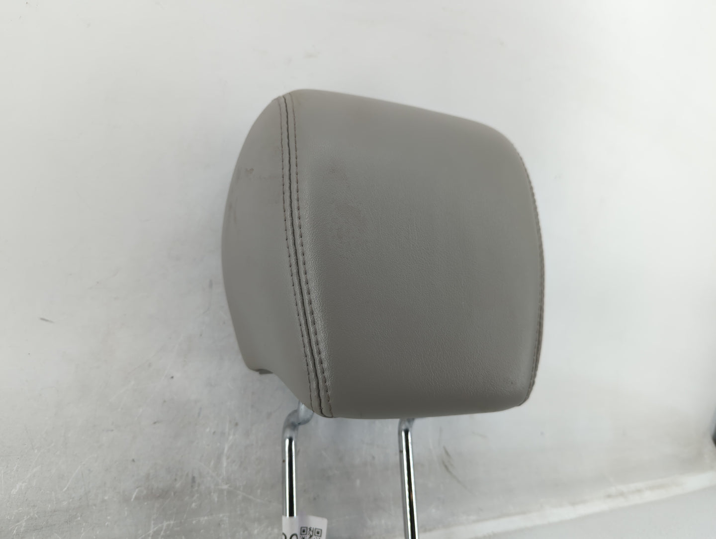 2015 Buick Enclave Headrest Head Rest Front Driver Passenger Seat Fits OEM Used Auto Parts - Oemusedautoparts1.com