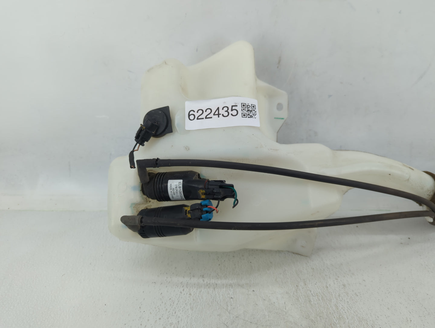 2010-2017 Buick Enclave Windshield Washer Fluid Reservoir Bottle 622435 - Oemusedautoparts1.com